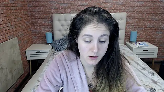 Snapshot of Holliy_Cooper chatting on 10.14.25 Holliy Cooper online show from 10.14.25