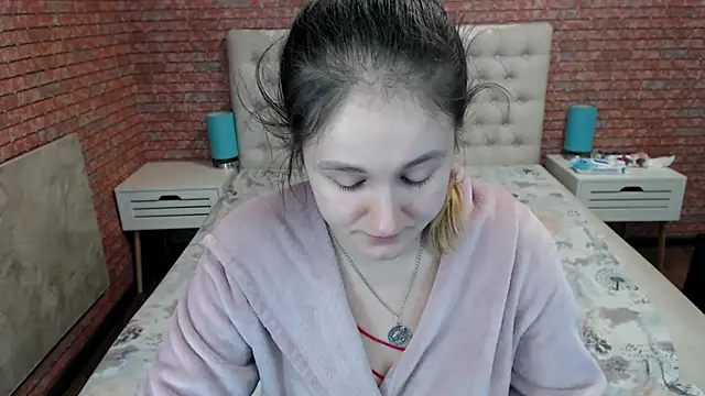 Snapshot of Holliy_Cooper chatting on 10.15.25 Holliy Cooper online show from 10.15.25