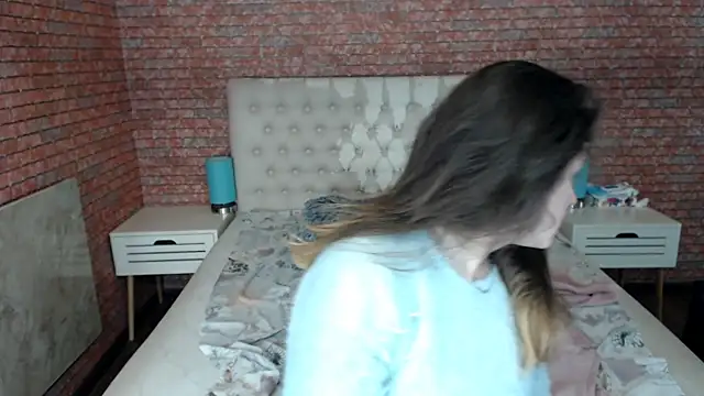 Snapshot of Holliy_Cooper chatting on 10.16.25 Holliy Cooper online show from 10.16.25