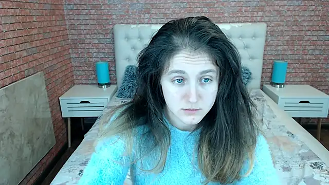 Snapshot of Holliy_Cooper chatting on 10.25.25 Holliy Cooper online show from 10.25.25