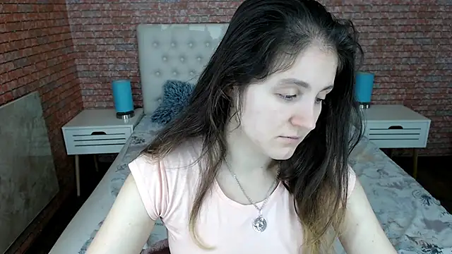 Snapshot of Holliy_Cooper chatting on 11.04.25 Holliy Cooper online show from 11.04.25