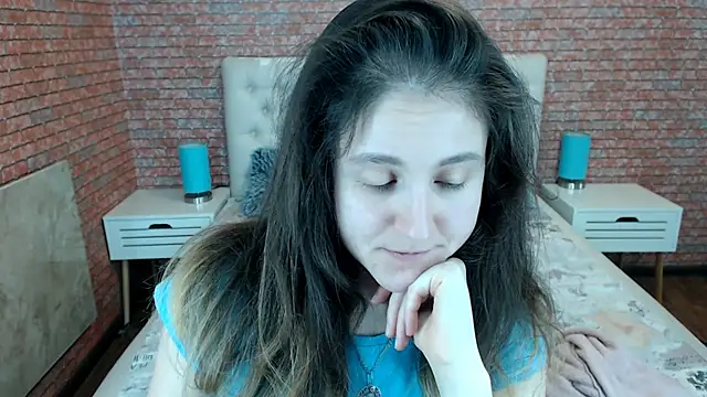 Snapshot of Holliy_Cooper chatting on 11.10.25 Holliy Cooper online show from 11.10.25