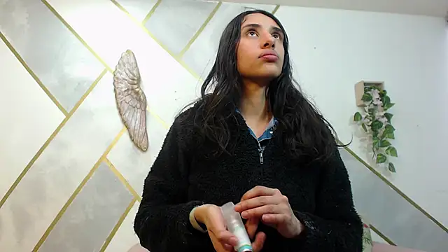 Snapshot of RoxanaCyrano_ chatting on 11.11.25 RoxanaCyrano online show from 11.11.25