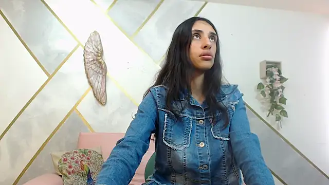 Snapshot of RoxanaCyrano_ chatting on 11.14.25 RoxanaCyrano online show from 11.14.25