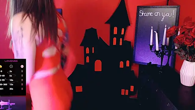 Snapshot of _Jane_Warren_ chatting on 11.08.25 Jane Warren online show from 11.08.25