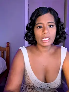 Snapshot of RoseMelanie chatting on 10.12.25 RoseMelanie online show from 10.12.25