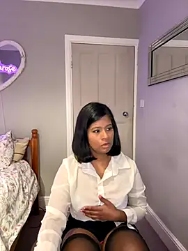 Snapshot of RoseMelanie chatting on 11.16.25 RoseMelanie online show from 11.16.25