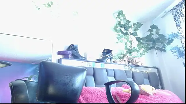 Snapshot of DULCE_ZOE chatting on 03.12.25 DULCE ZOE online show from 03.12.25