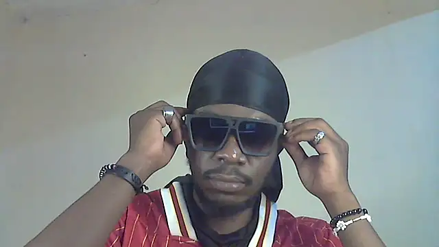 Snapshot of BIGDICKMULLAH chatting on 09.17.25 BIGDICKMULLAH online show from 09.17.25