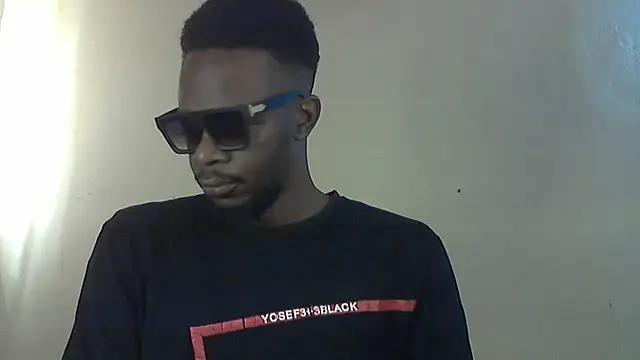 Snapshot of BIGDICKMULLAH chatting on 09.29.25 BIGDICKMULLAH online show from 09.29.25