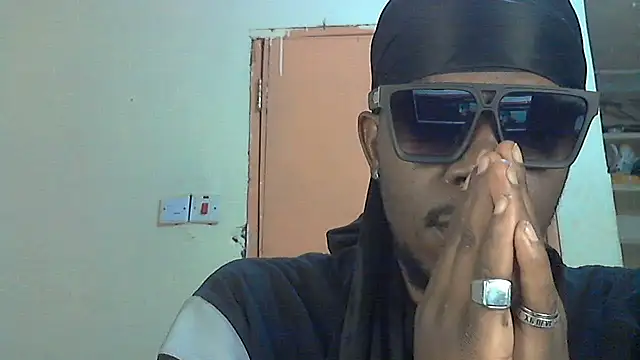 Snapshot of BIGDICKMULLAH chatting on 10.04.25 BIGDICKMULLAH online show from 10.04.25