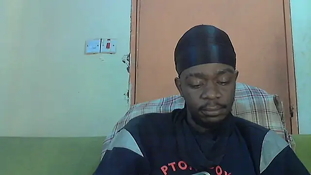 Snapshot of BIGDICKMULLAH chatting on 10.05.25 BIGDICKMULLAH online show from 10.05.25