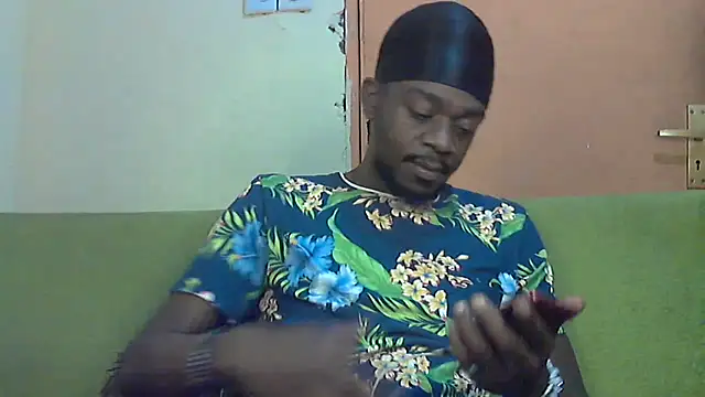 Snapshot of BIGDICKMULLAH chatting on 10.16.25 BIGDICKMULLAH online show from 10.16.25