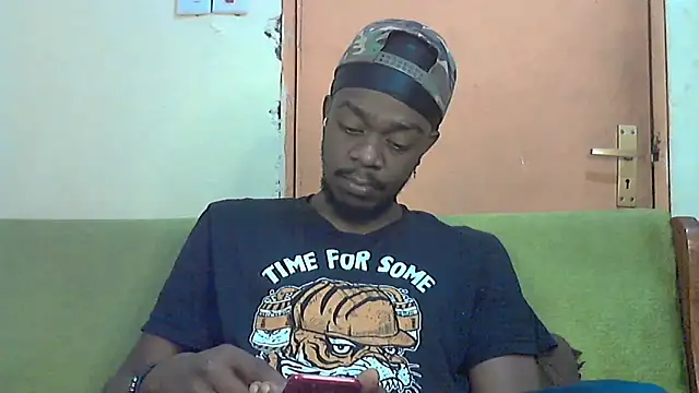 Snapshot of BIGDICKMULLAH chatting on 10.25.25 BIGDICKMULLAH online show from 10.25.25