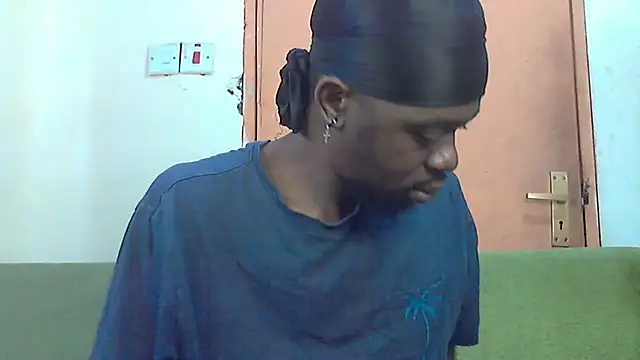 Snapshot of BIGDICKMULLAH chatting on 10.27.25 BIGDICKMULLAH online show from 10.27.25