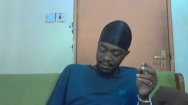 Snapshot of BIGDICKMULLAH chatting on 10.28.25 BIGDICKMULLAH online show from 10.28.25