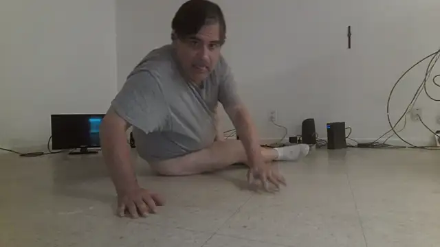 Peachestabby147 online show from 10.10.25