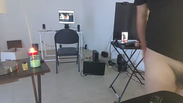 Peachestabby147 online show from 10.26.25