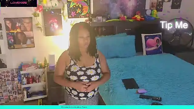 Snapshot of temptressbeauty24 chatting on 11.07.25 temptressbeauty24 online show from 11.07.25