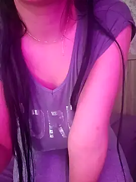 Snapshot of Zeina2024 chatting on 02.05.25 Zeina2024 online show from 02.05.25