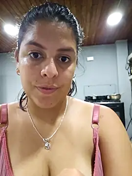 Snapshot of valelo chatting on 11.06.25 valelo online show from 11.06.25