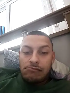 emrehliug12 online show from 10.29.25