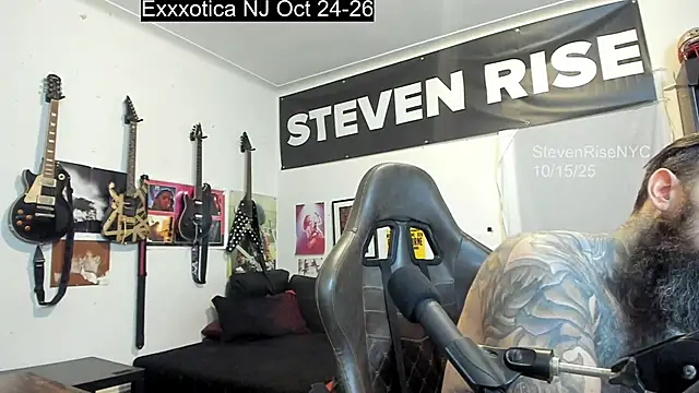 Snapshot of StevenRiseNYC chatting on 10.15.25 StevenRiseNYC online show from 10.15.25