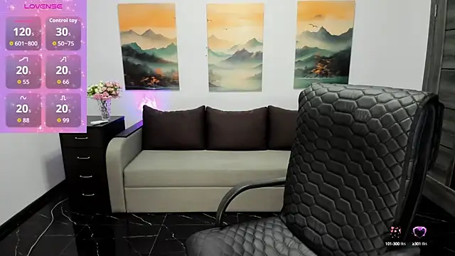 Snapshot of Sofia_Ford chatting on 10.10.25 Sofia Ford online show from 10.10.25