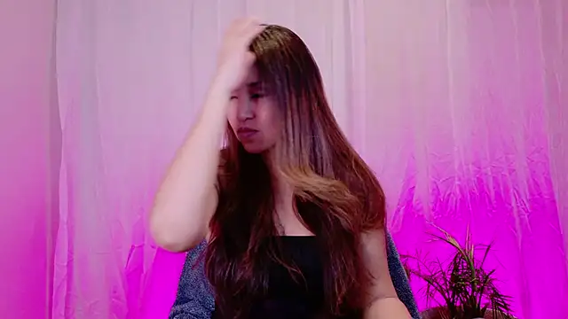 Snapshot of DivineLynn chatting on 01.20.25 DivineLynn online show from 01.20.25