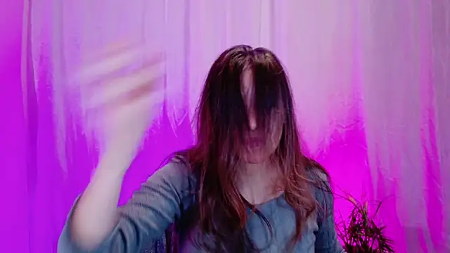 Snapshot of DivineLynn chatting on 01.24.25 DivineLynn online show from 01.24.25