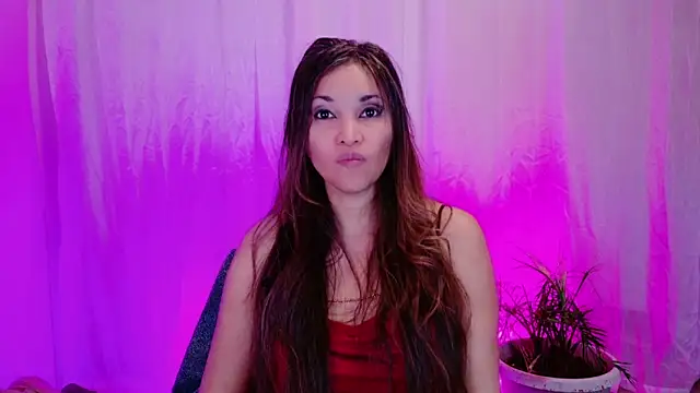 Snapshot of DivineLynn chatting on 01.25.25 DivineLynn online show from 01.25.25