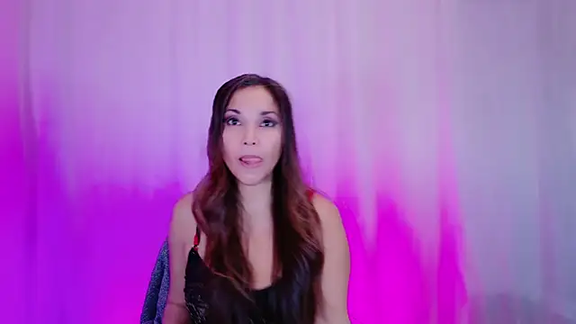 Snapshot of DivineLynn chatting on 02.02.25 DivineLynn online show from 02.02.25