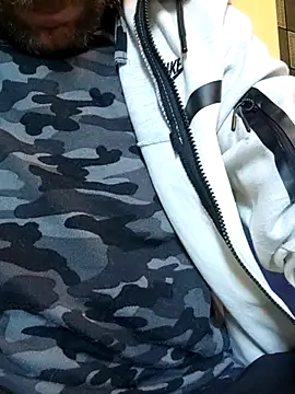 Snapshot of PIercingBoy38 chatting on 10.01.25 PIercingBoy38 online show from 10.01.25