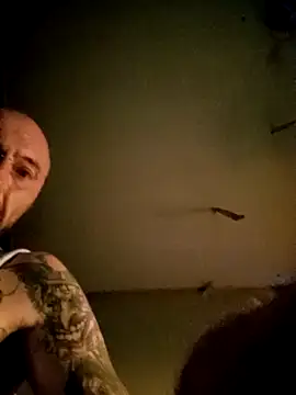 Snapshot of PIercingBoy38 chatting on 11.16.25 PIercingBoy38 online show from 11.16.25