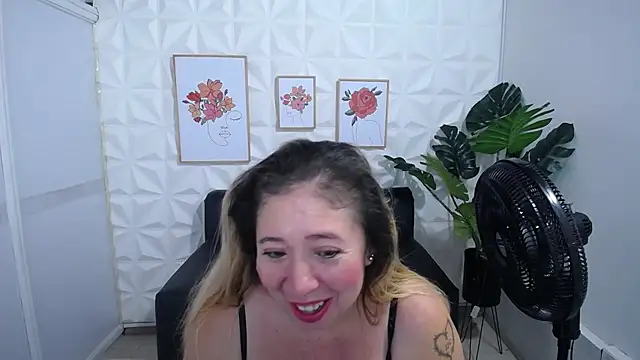 Valentinaa mature online show from 01.29.25