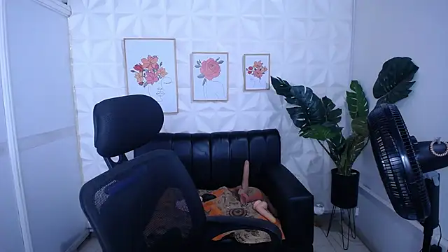 Valentinaa mature online show from 02.26.26