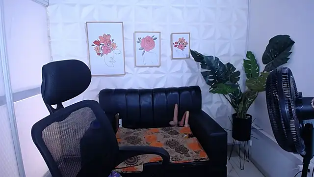 Valentinaa mature online show from 03.06.26