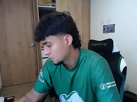 Snapshot of matias_bianco chatting on 10.30.25 matias bianco online show from 10.30.25