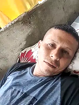 Snapshot of Somospareja1987 chatting on 10.21.25 Somospareja1987 online show from 10.21.25