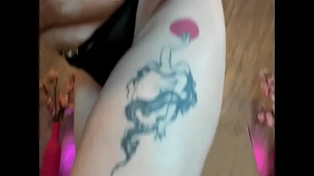 Rayanablackandwhite online show from 04.17.26