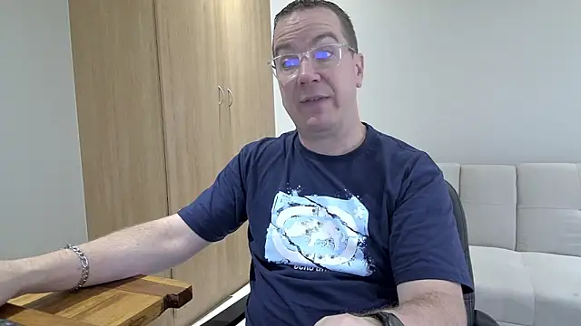 BrettJ81 online show from 12.16.25