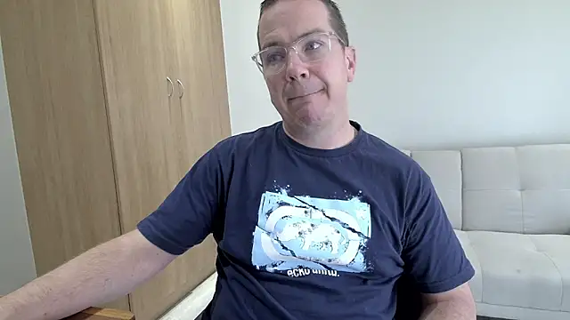 BrettJ81 online show from 04.06.26