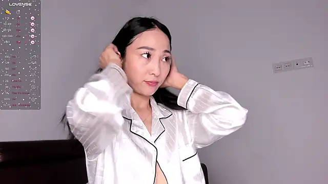 Snapshot of 1reisatumi_ chatting on 06.16.26 1reisatumi online show from 06.16.26