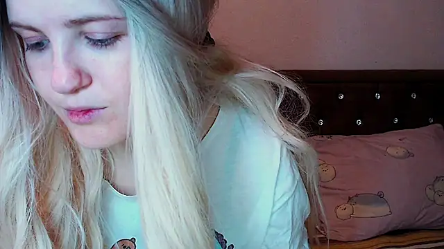 Sara4uu online show from 10.03.25