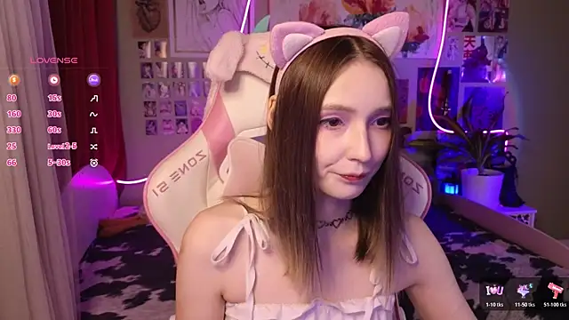 Snapshot of Evie_Ro chatting on 04.22.26 Evie Ro online show from 04.22.26