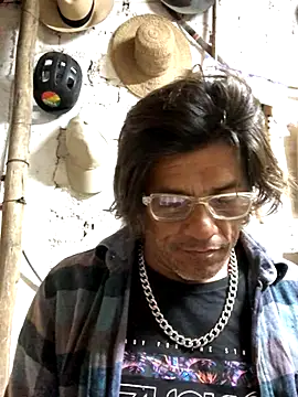 Snapshot of kvr27 chatting on 10.01.25 kvr27 online show from 10.01.25