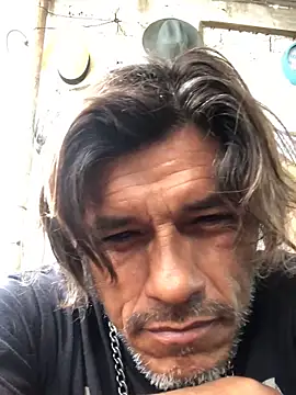 Snapshot of kvr27 chatting on 10.08.25 kvr27 online show from 10.08.25