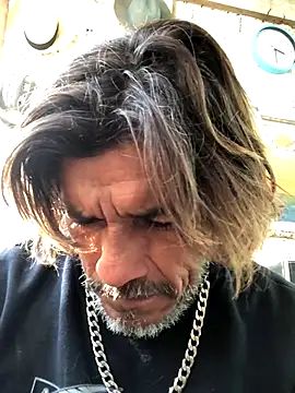 Snapshot of kvr27 chatting on 10.22.25 kvr27 online show from 10.22.25