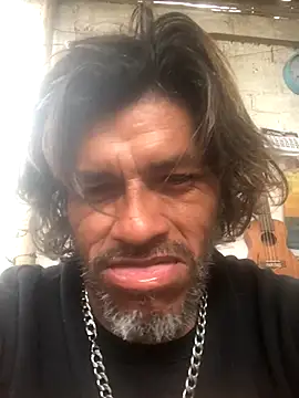 Snapshot of kvr27 chatting on 10.23.25 kvr27 online show from 10.23.25