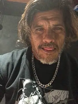 Snapshot of kvr27 chatting on 10.24.25 kvr27 online show from 10.24.25